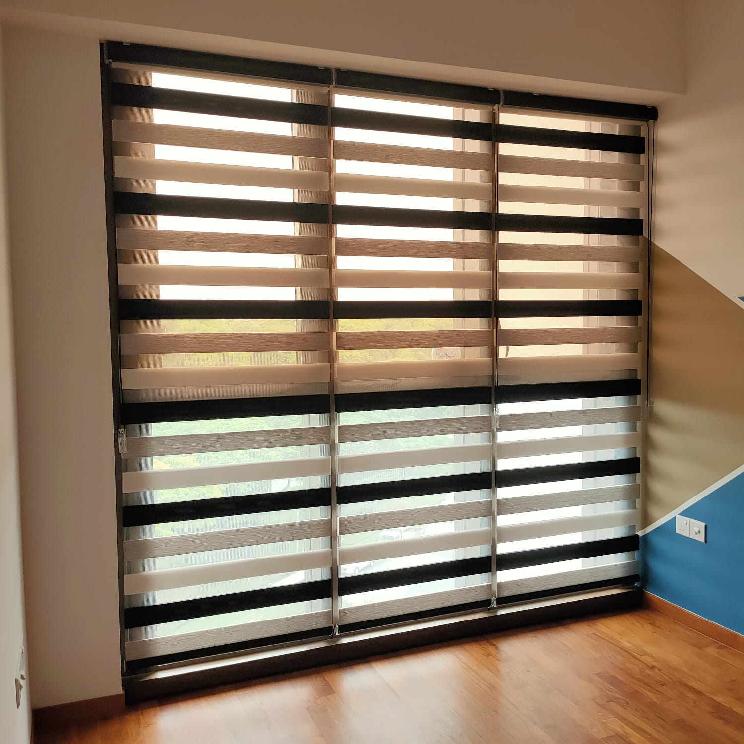 This is a Picture of Dimmer Korean combi Blinds at Singapore condo Seaside